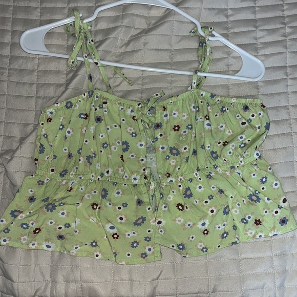 Kendall & Kylie Pale Green Tank top - Picture 3 of 4